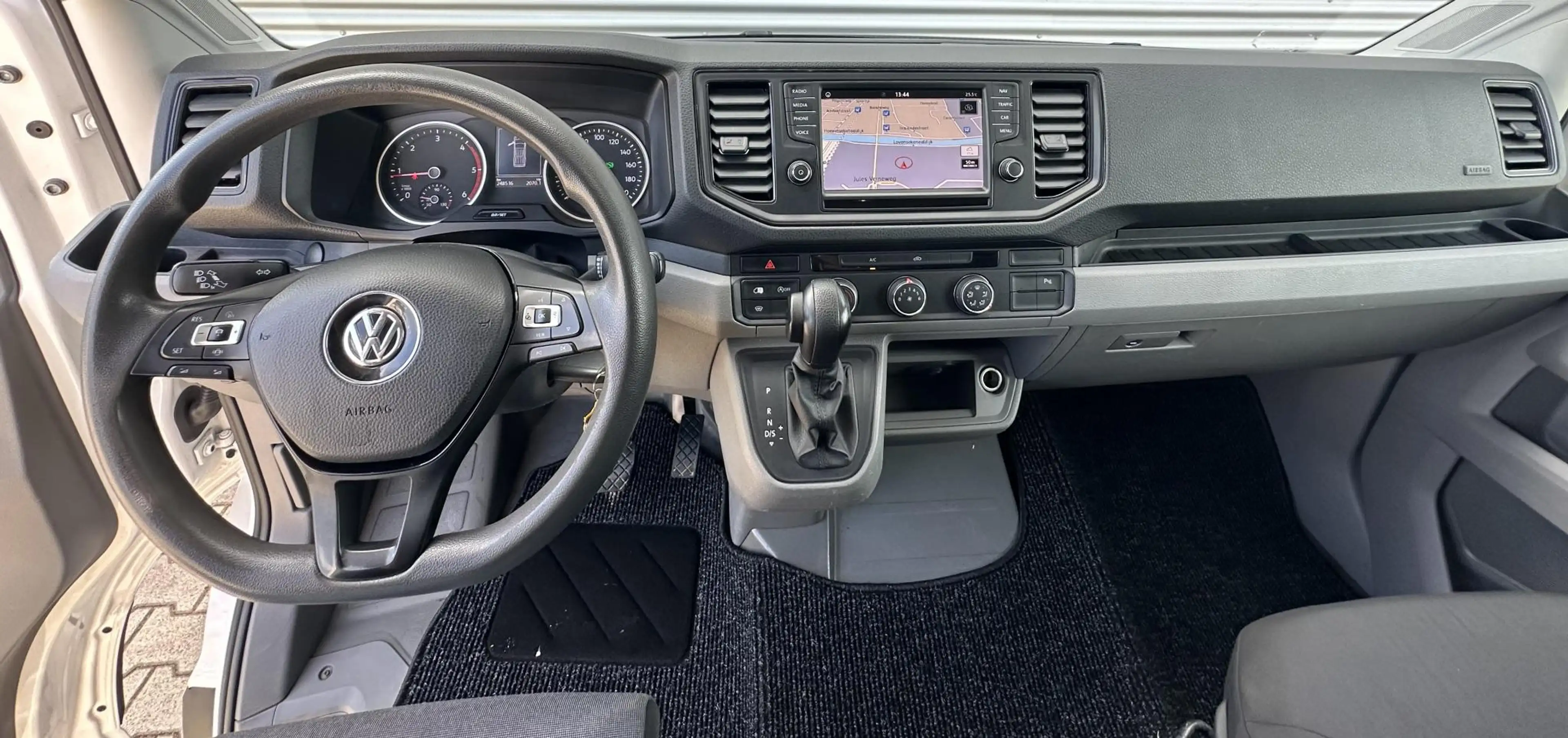 Volkswagen Crafter 35 2.0 TDI L2H1 Highline automaat MARGE 177pk — photo 2