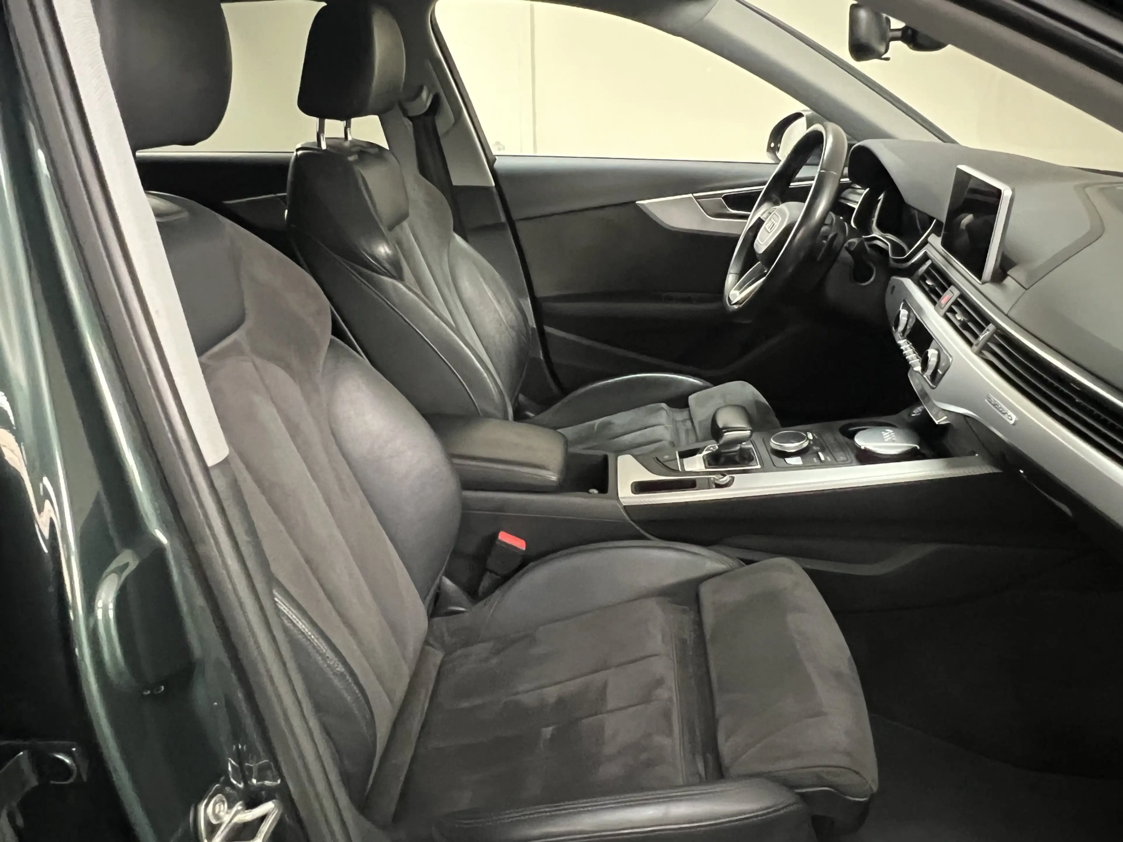 Audi A4 allroad Quattro 2.0 TFSI MHEV Pro Line Plus S-line Pano / — photo 12