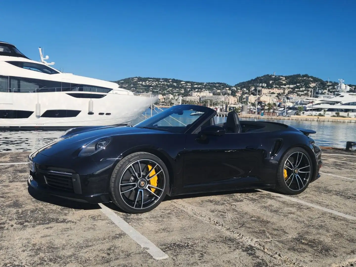 Porsche 992 (992) CABRIOLET 3.8 650 TURBO S Schwarz - 1