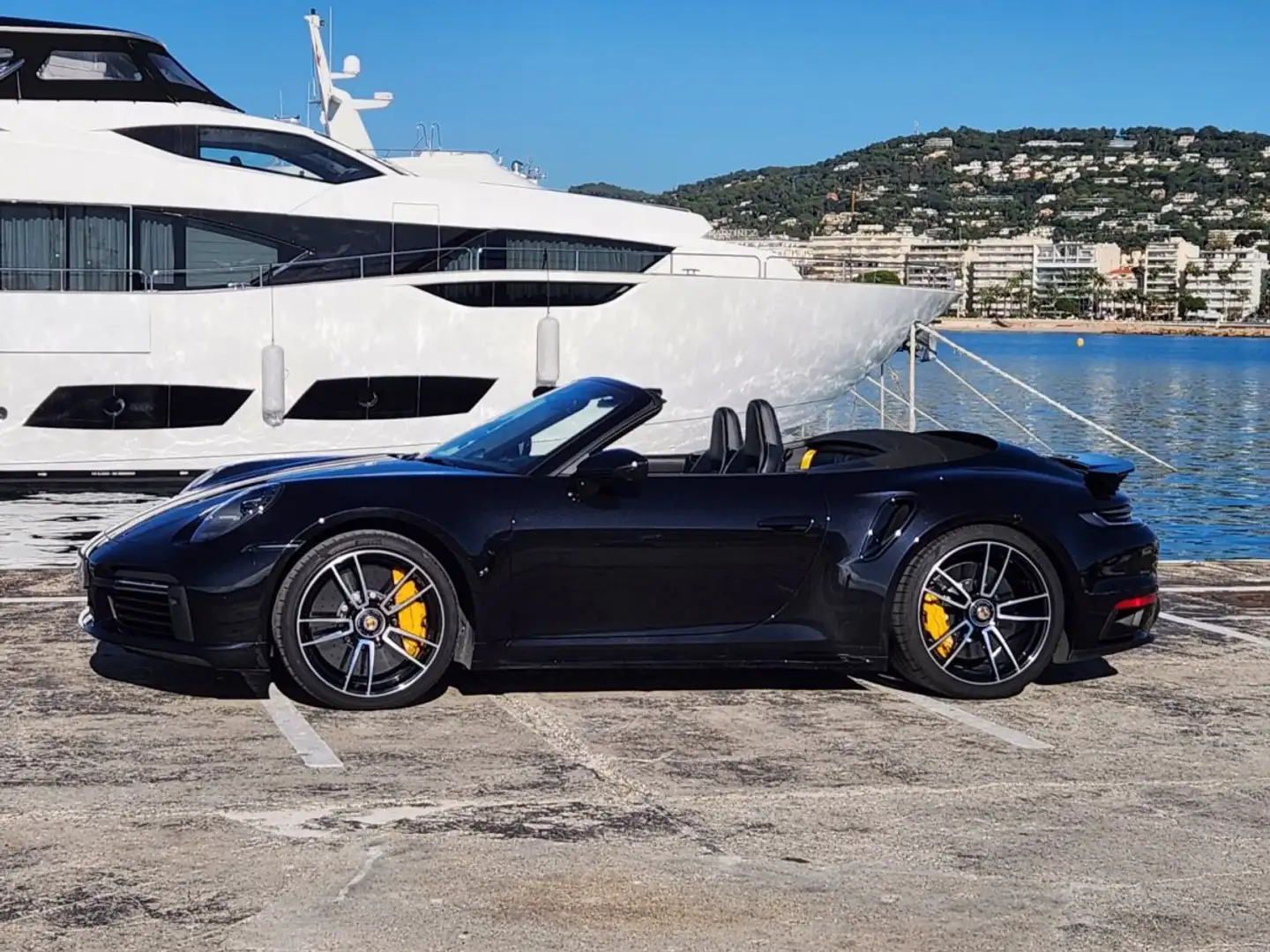 Porsche 992 (992) CABRIOLET 3.8 650 TURBO S Schwarz - 2