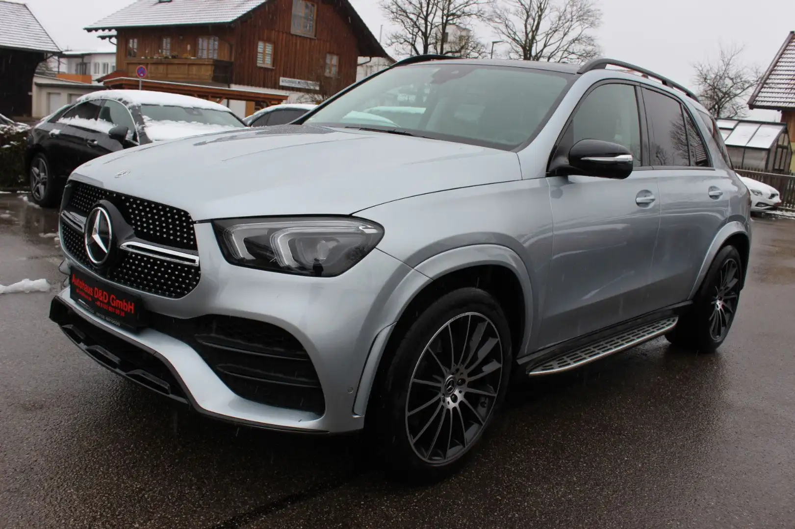 Mercedes-Benz GLE 300 d AMG-line 4Matic Silber - 1