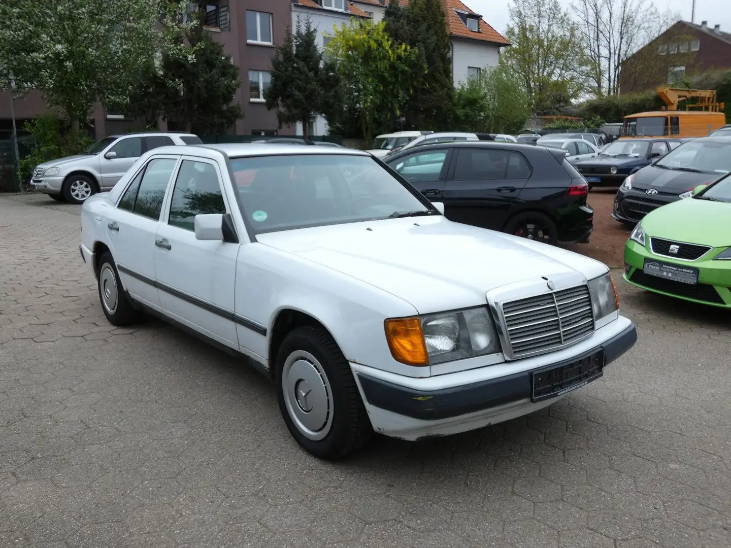 Mercedes-Benz E 200 Limo*W124*H-KENNZEICHEN* Blanc - 2