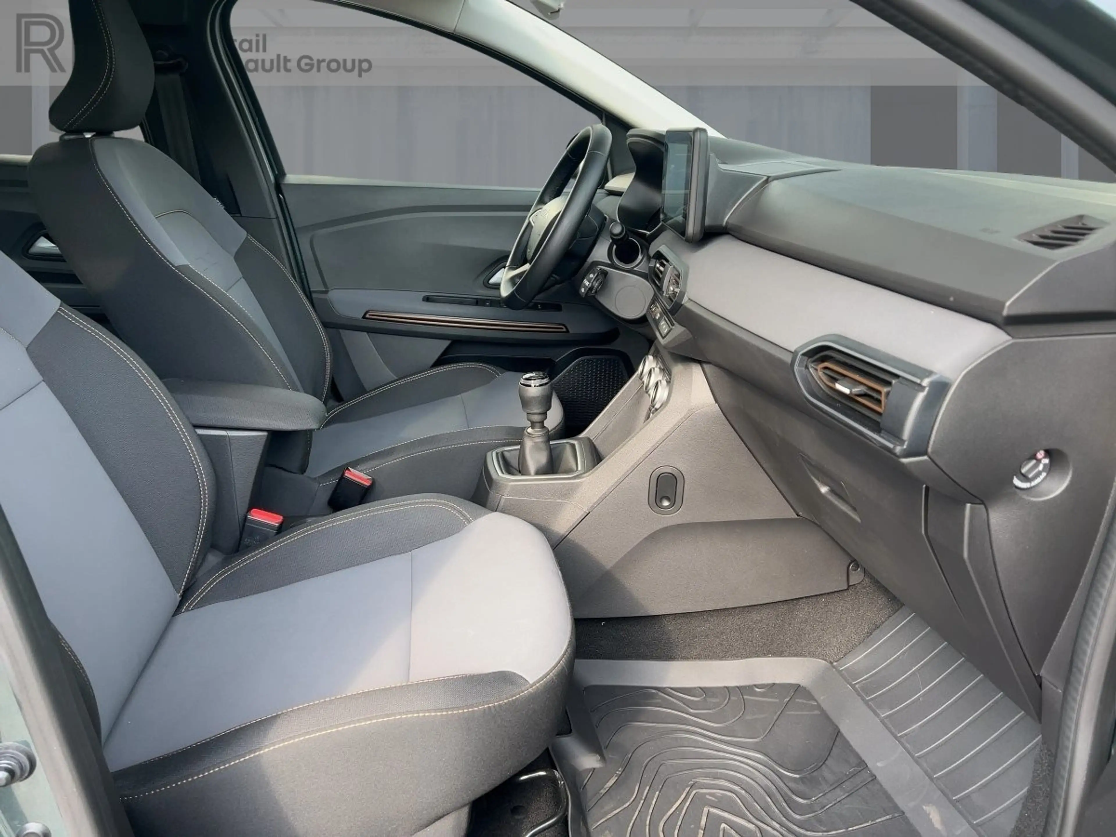 Dacia Jogger Extreme TCe 110 7-Sitzer Rückfahrkamera ZV — photo 8