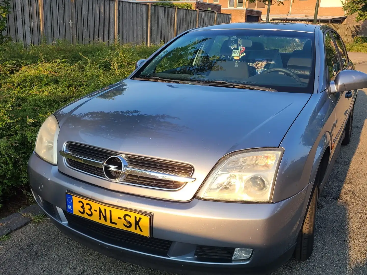 Opel Vectra 1.8-16V Comfort Nav. Gris - 1