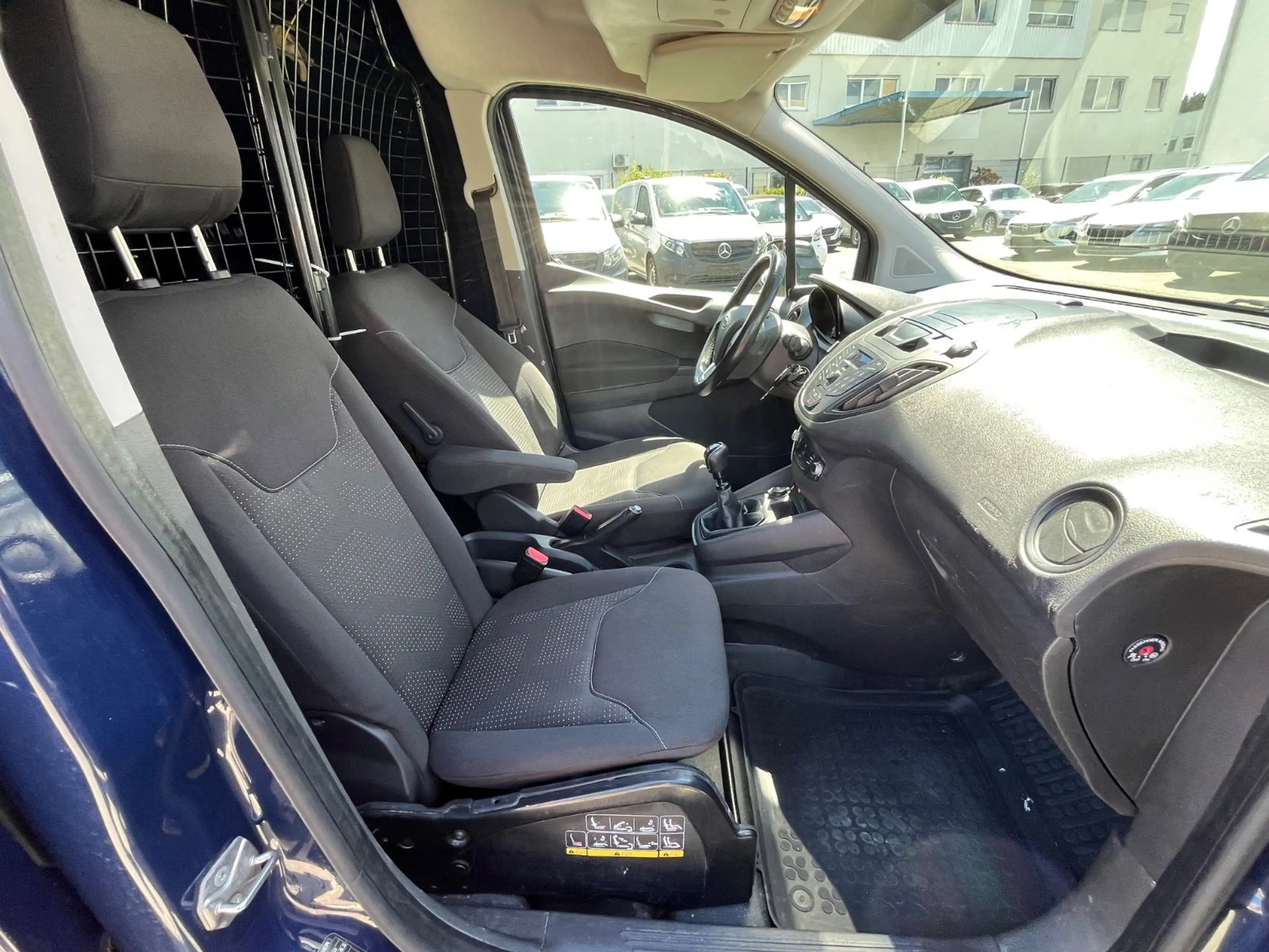 Ford Transit Courier 1.5 TDCI Trend *AHK* — photo 7
