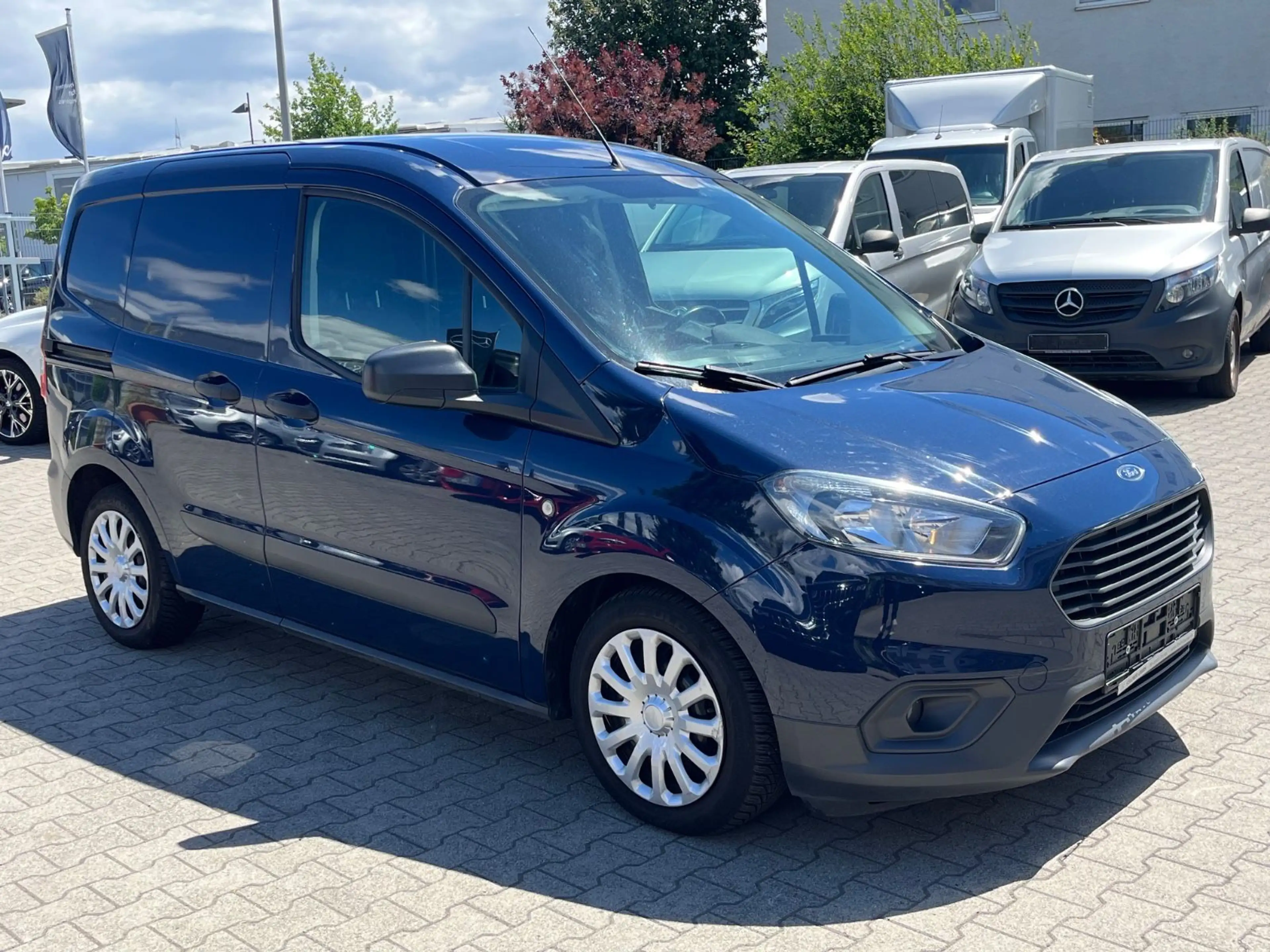 Ford Transit Courier 1.5 TDCI Trend *AHK* — photo 2