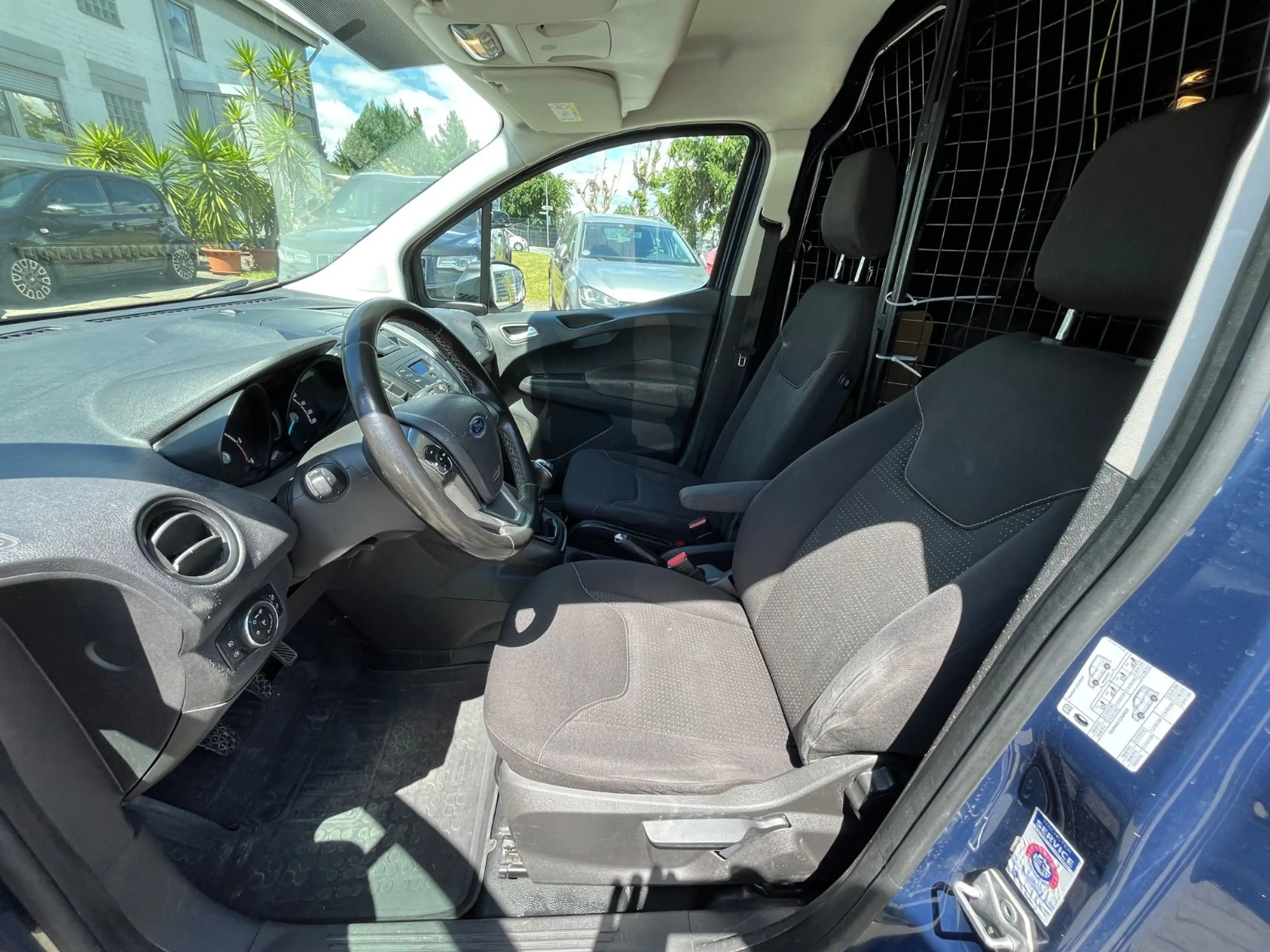 Ford Transit Courier 1.5 TDCI Trend *AHK* — photo 9