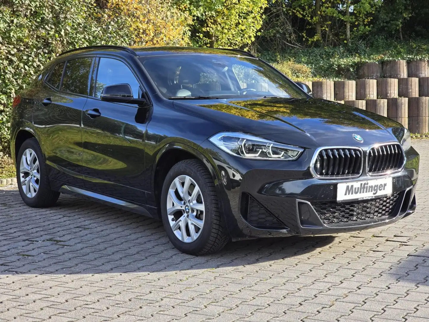 BMW X2 0i M Sport HUD DrivA.Ad-Fahrw.Navi+Leas.299 Schwarz - 2