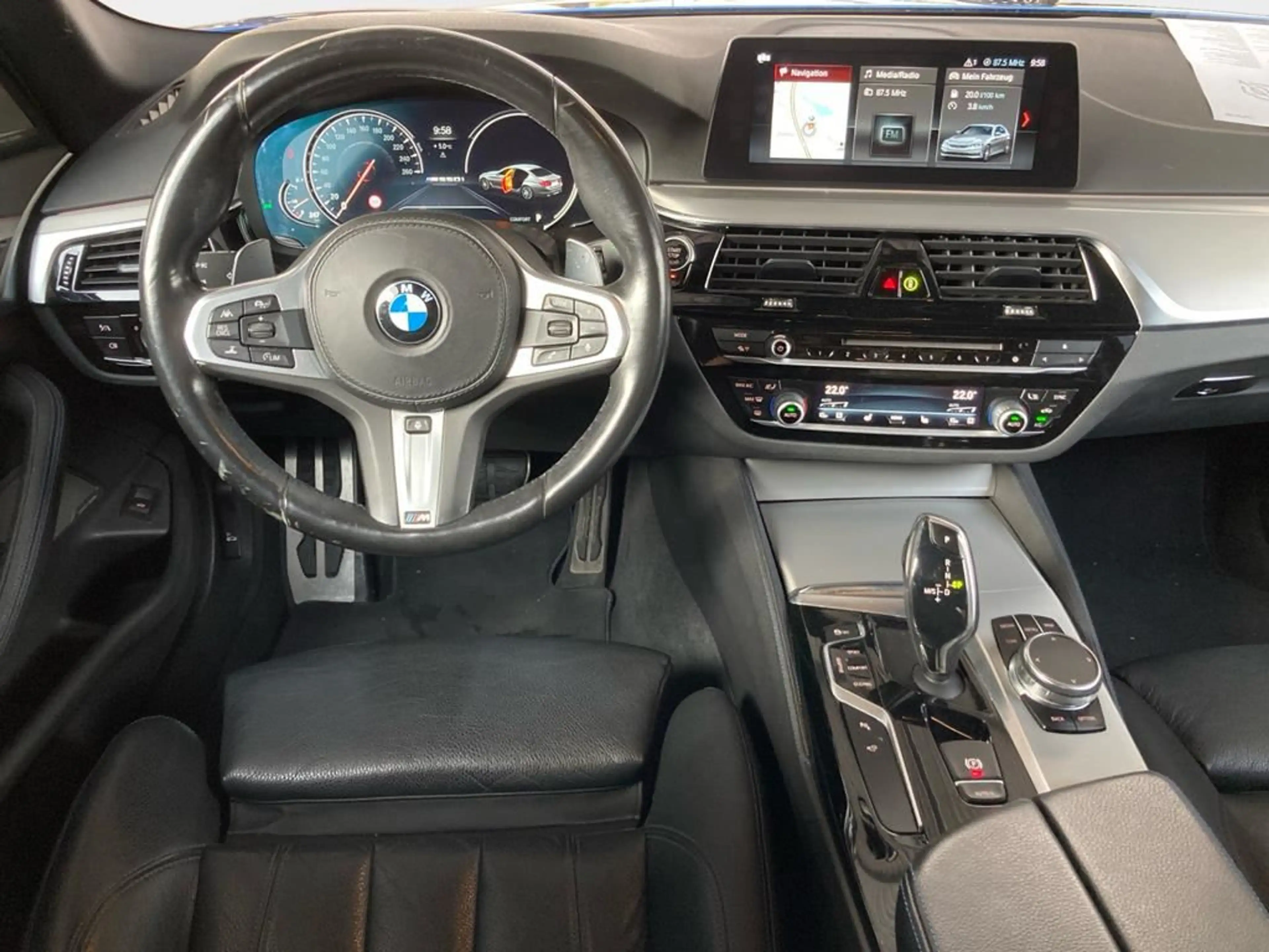 BMW M550 M550i — photo 10