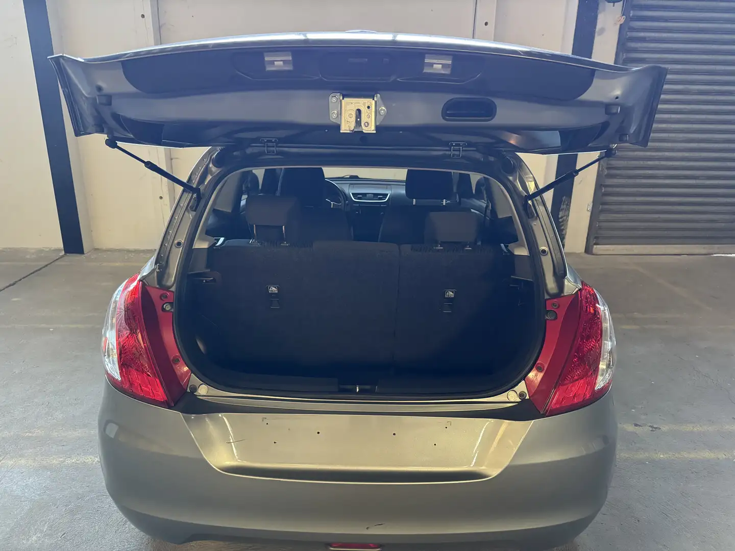 Suzuki Swift Automatik/KLIMA/EURO5/TÜV 4/2026 Grau - 2