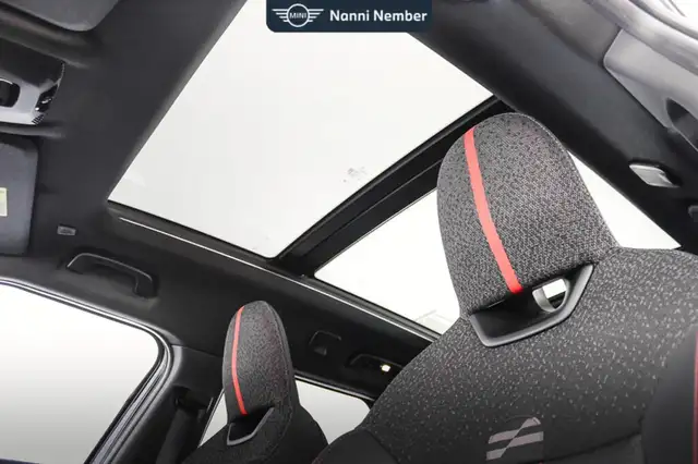Mini Countryman view 9