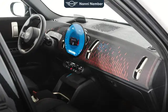 Mini Countryman view 8