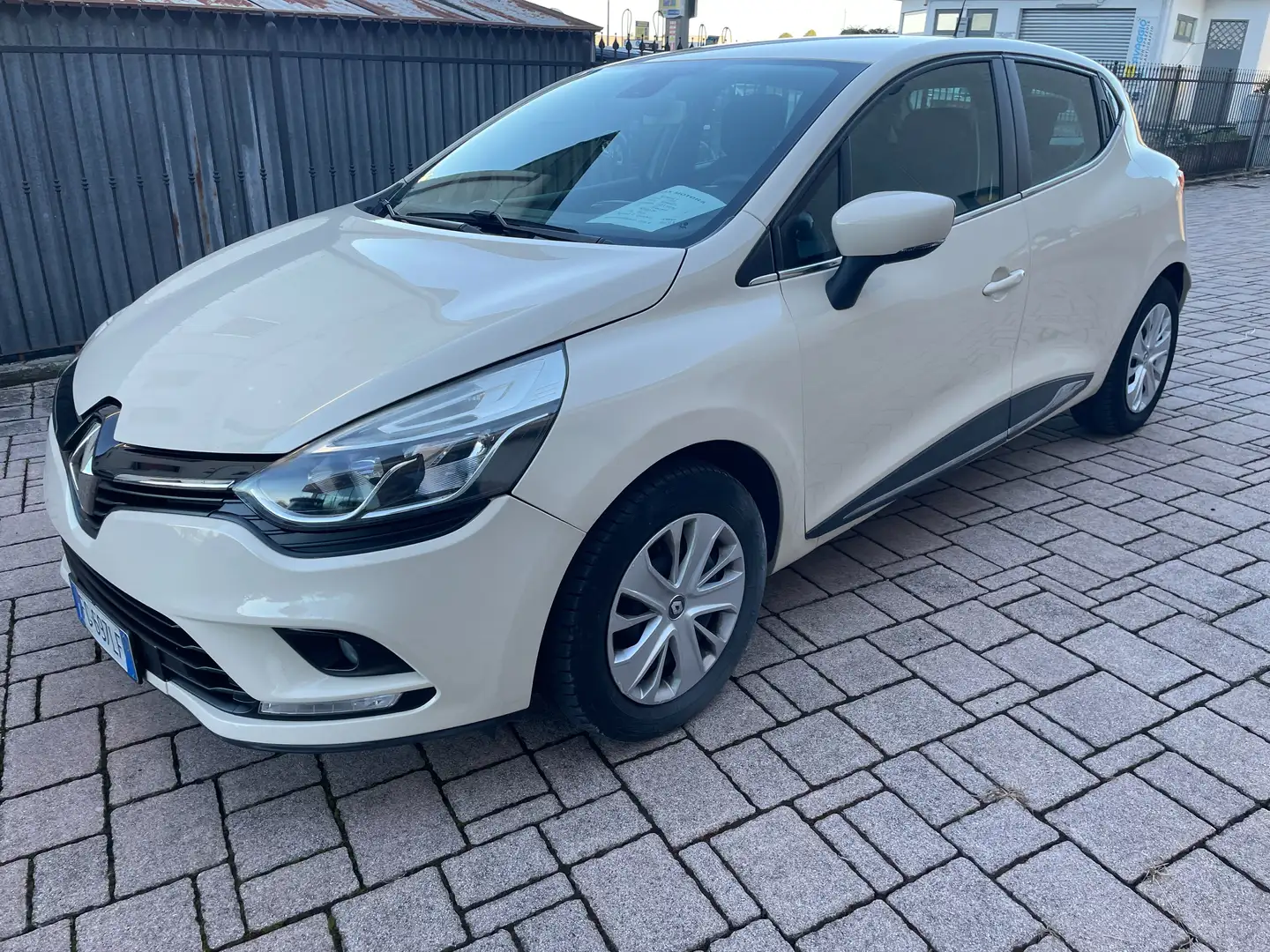 Renault Clio Clio IV 2017 1.5 dci energy Zen 75cv OK GUIDA NEOP Beige - 1