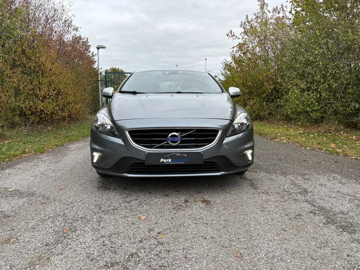 Volvo V40 2.0 D2 Geartronic R-Design Euro 6b - Garantie*Ohb Gris - 2