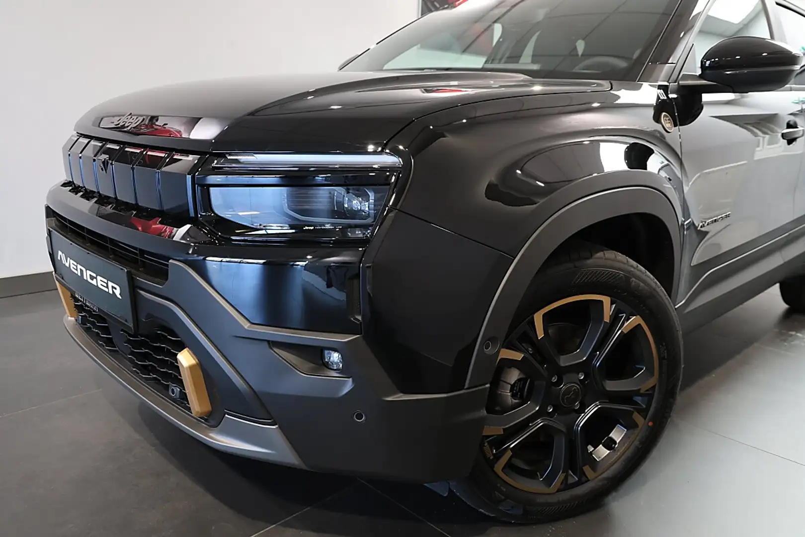 Jeep Avenger 1,2 e-Hybrid DCT6 85th Anniversary MY27 Schwarz - 2