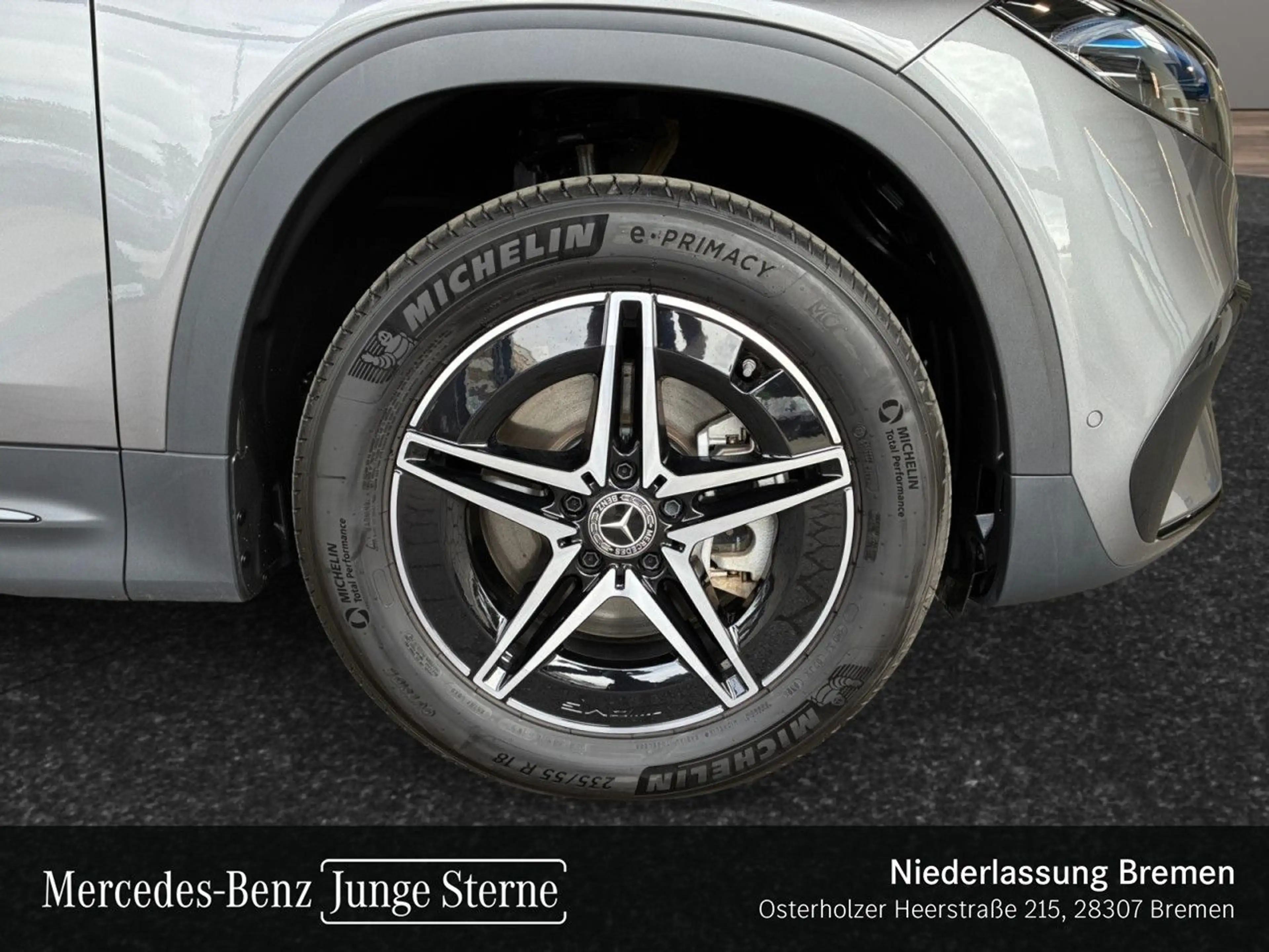 Mercedes-Benz EQB 300 4M AMG+NIGHT+PLUS-PAKET+AHK+PANO+360+SPUR — photo 6