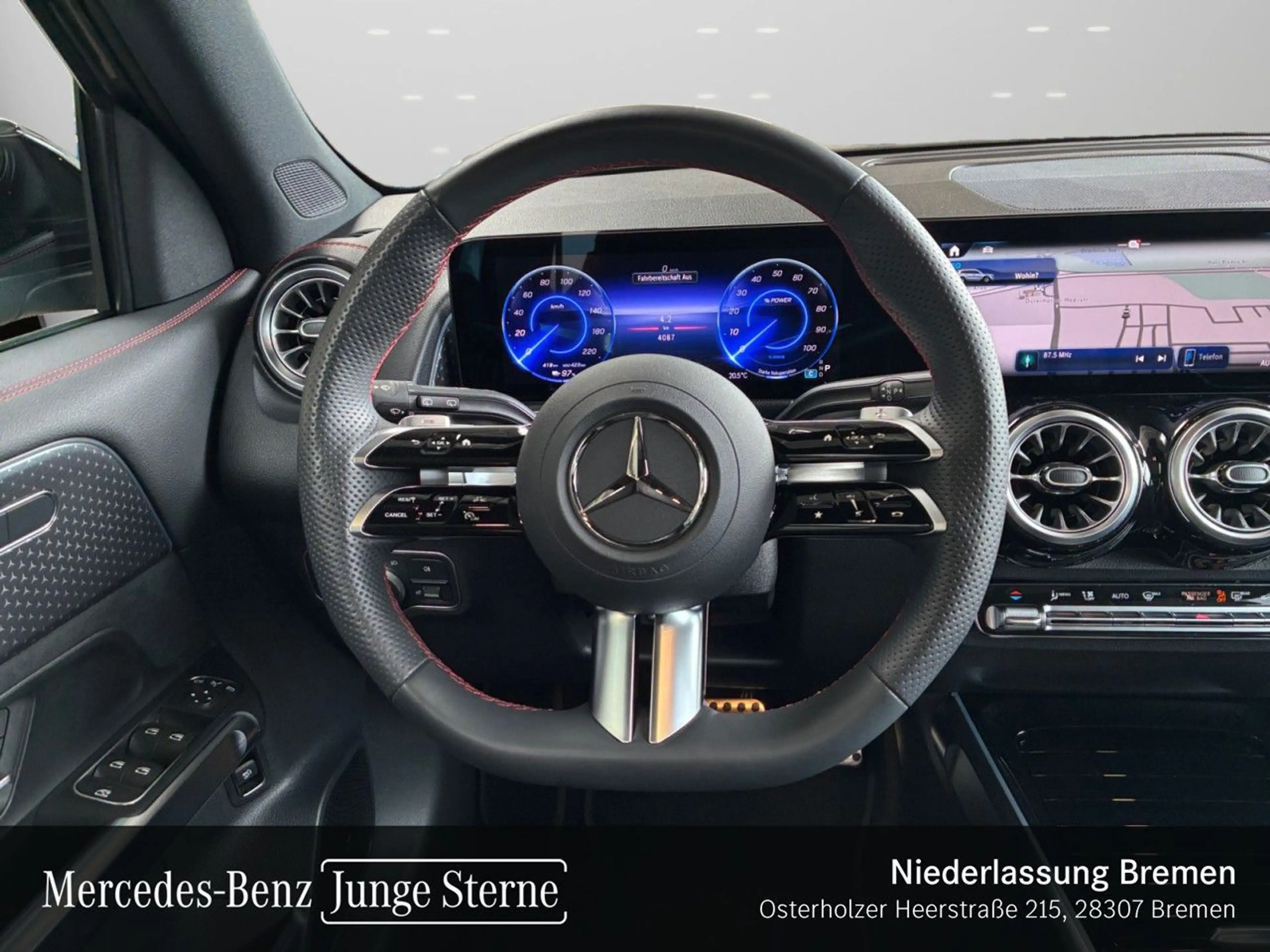 Mercedes-Benz EQB 300 4M AMG+NIGHT+PLUS-PAKET+AHK+PANO+360+SPUR — photo 14