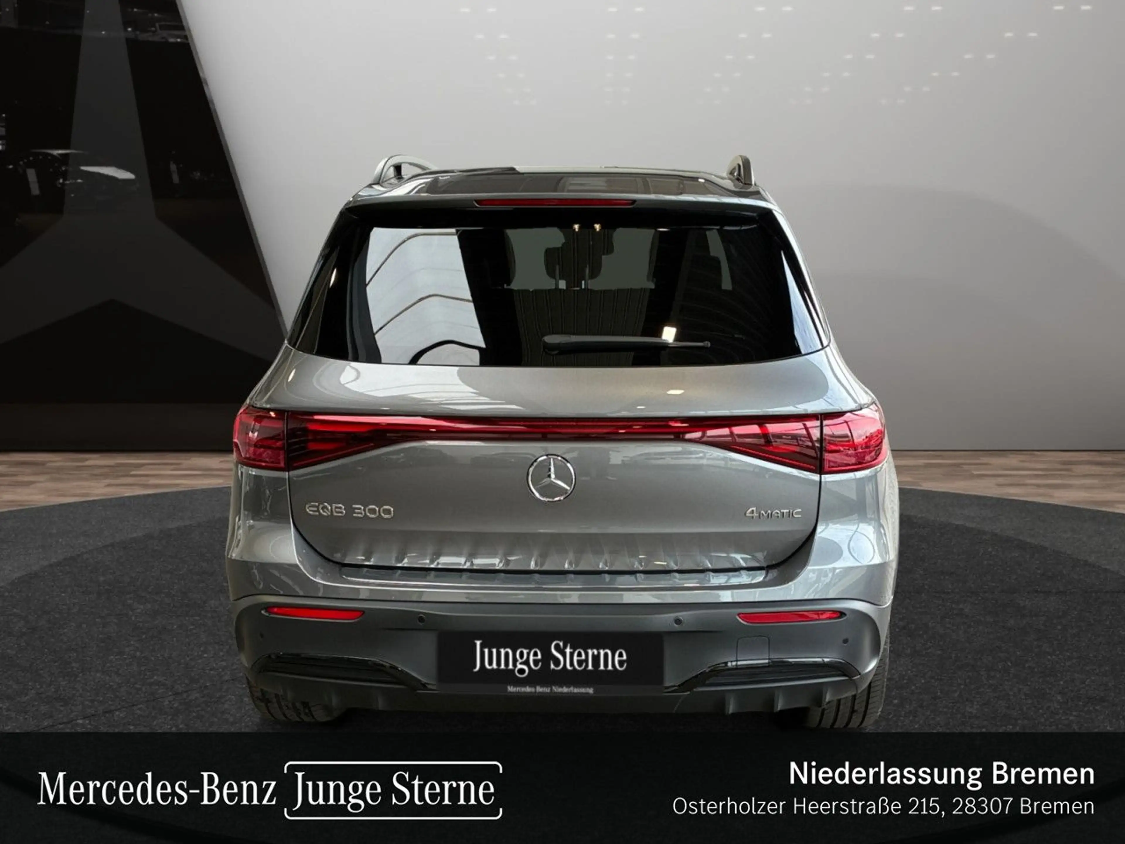 Mercedes-Benz EQB 300 4M AMG+NIGHT+PLUS-PAKET+AHK+PANO+360+SPUR — photo 9