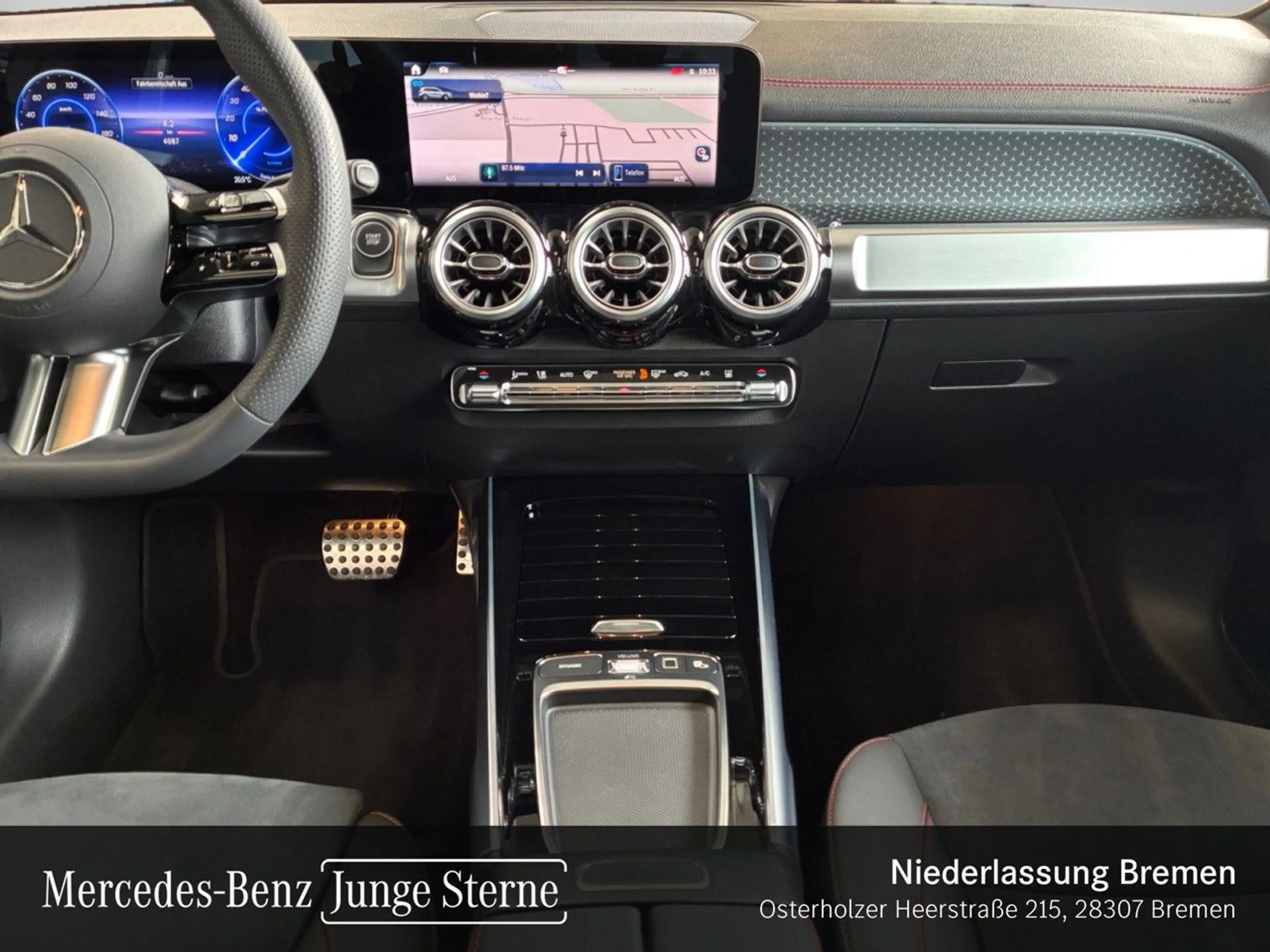 Mercedes-Benz EQB 300 4M AMG+NIGHT+PLUS-PAKET+AHK+PANO+360+SPUR — photo 15
