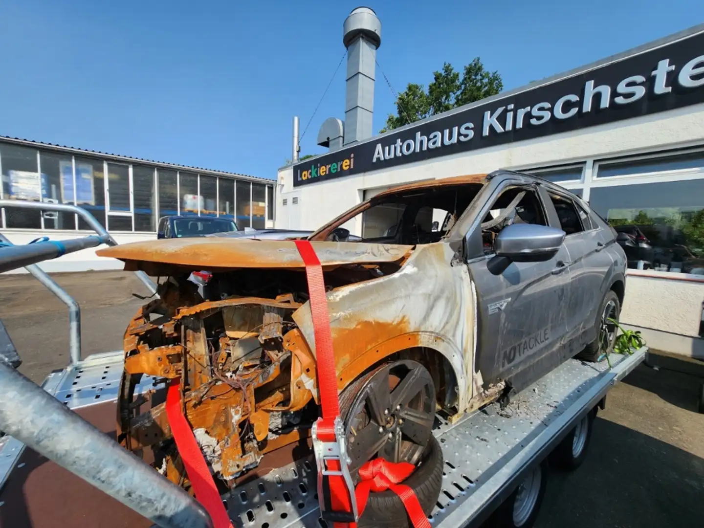 Mitsubishi Eclipse Cross Plug-In Hybrid Basis ausgebrannt! Gris - 1