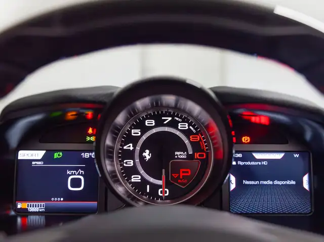 Ferrari 812 GTS view 9