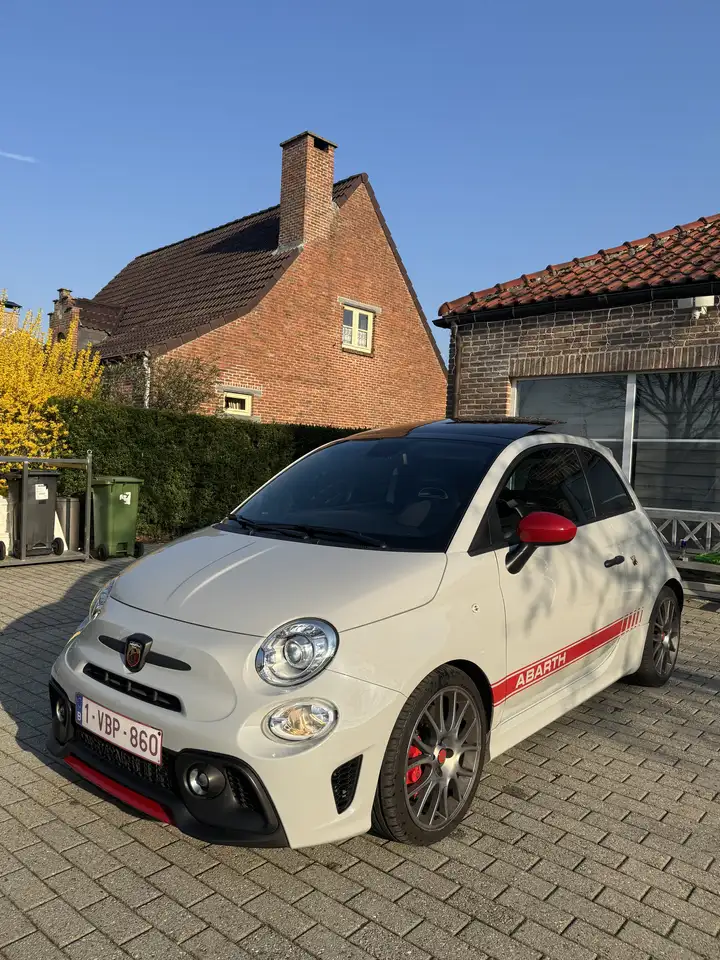 Abarth 695 2022