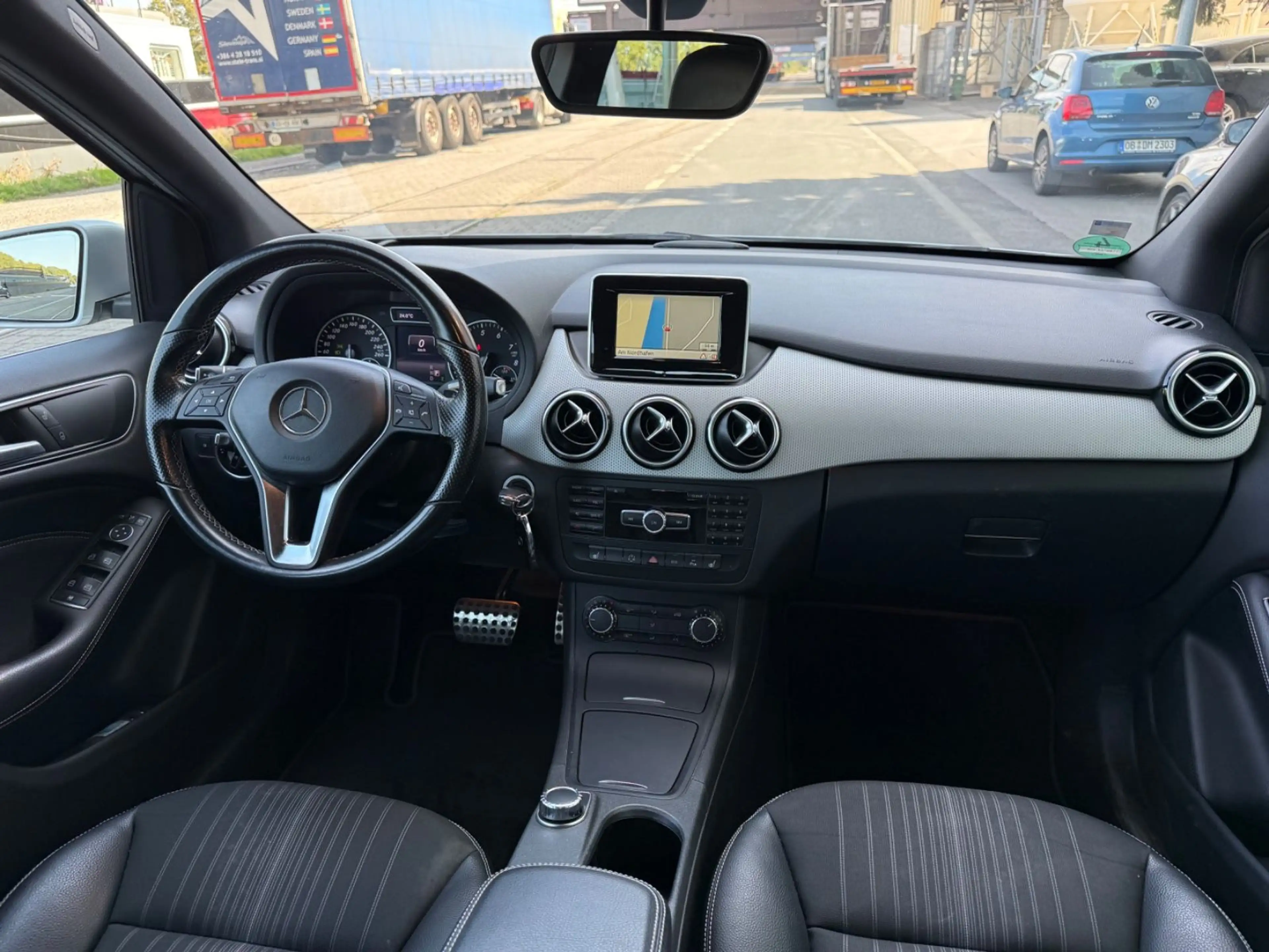 Mercedes-Benz B 220 B220*4Matic*1.HD*MB-Scheckheft*Xenon*Sportpaket* — photo 10