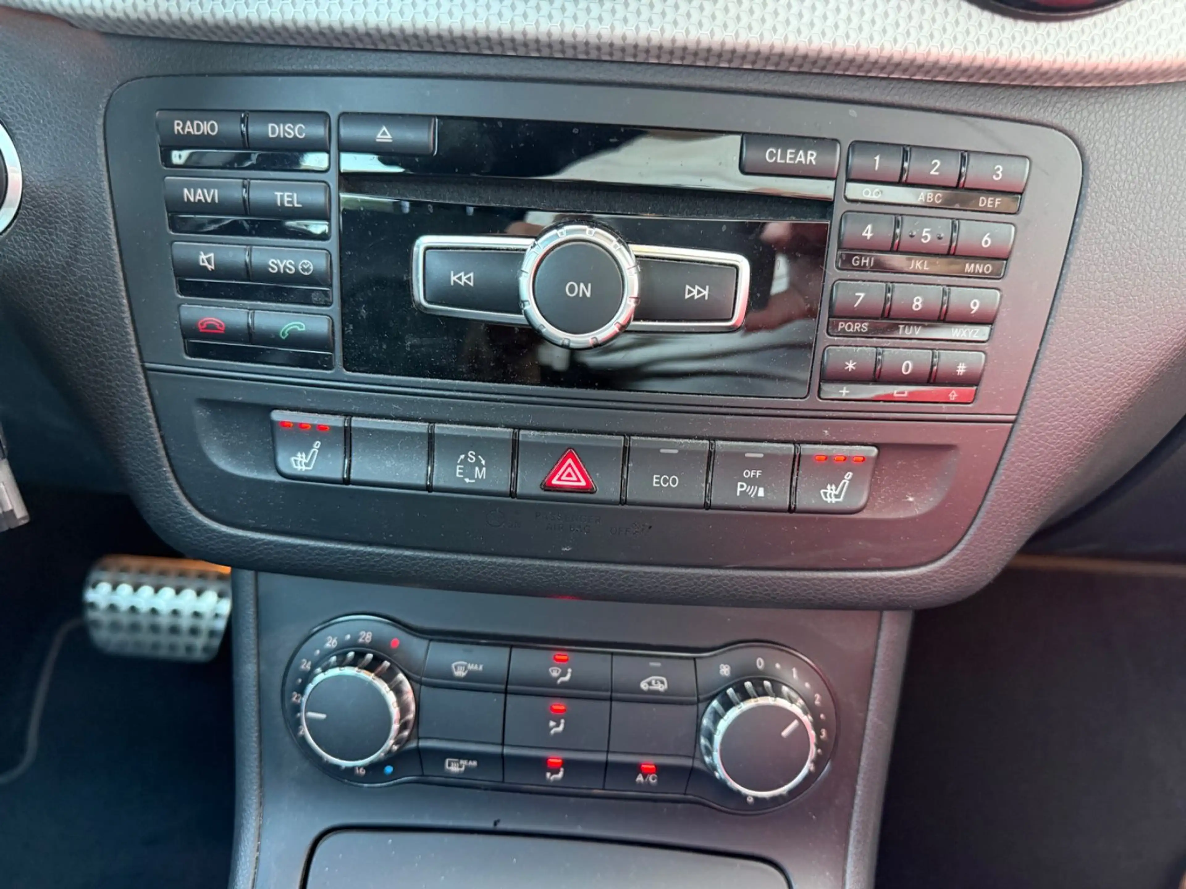 Mercedes-Benz B 220 B220*4Matic*1.HD*MB-Scheckheft*Xenon*Sportpaket* — photo 14