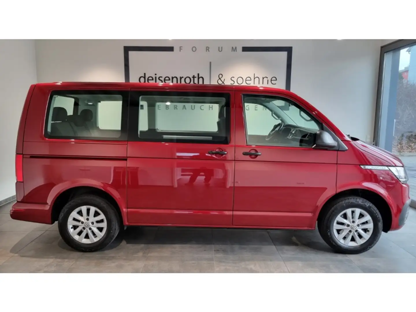 Volkswagen T6.1 Multivan Family 2.0 TDI AHK/ACC/EPH/Assist/LM Rojo - 2