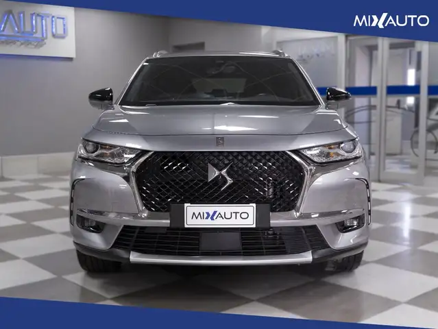 DS Automobiles DS 7 view 2