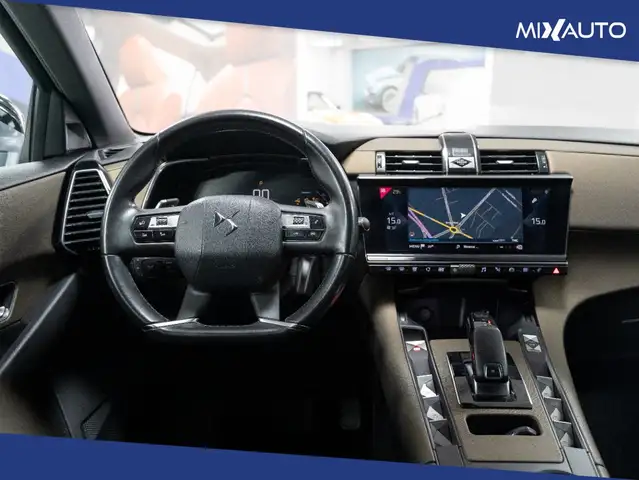 DS Automobiles DS 7 view 11