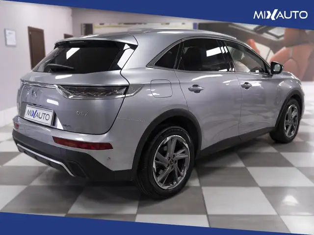 DS Automobiles DS 7 view 5
