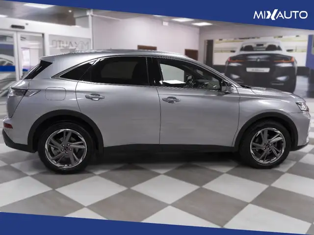 DS Automobiles DS 7 view 6