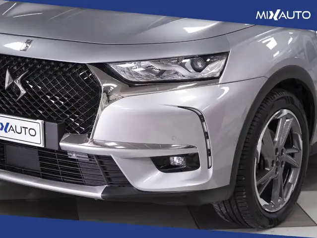 DS Automobiles DS 7 view 9
