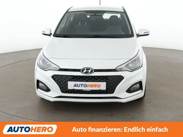 Hyundai i20 view 9
