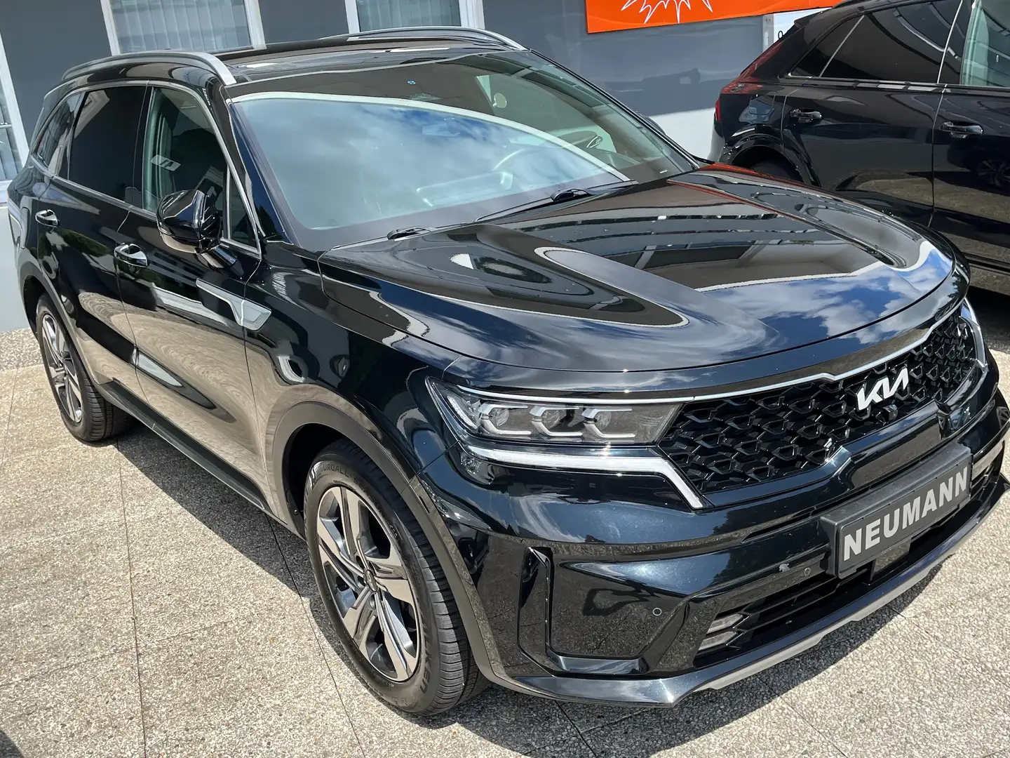 Kia Sorento Platinum 4WD Plug-In Hybrid Schwarz - 2