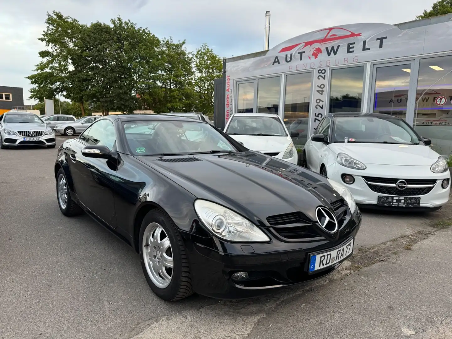 Mercedes-Benz SLK 200 Roadster *TÜV-10/2024*8-Fach-bereift* Schwarz - 1