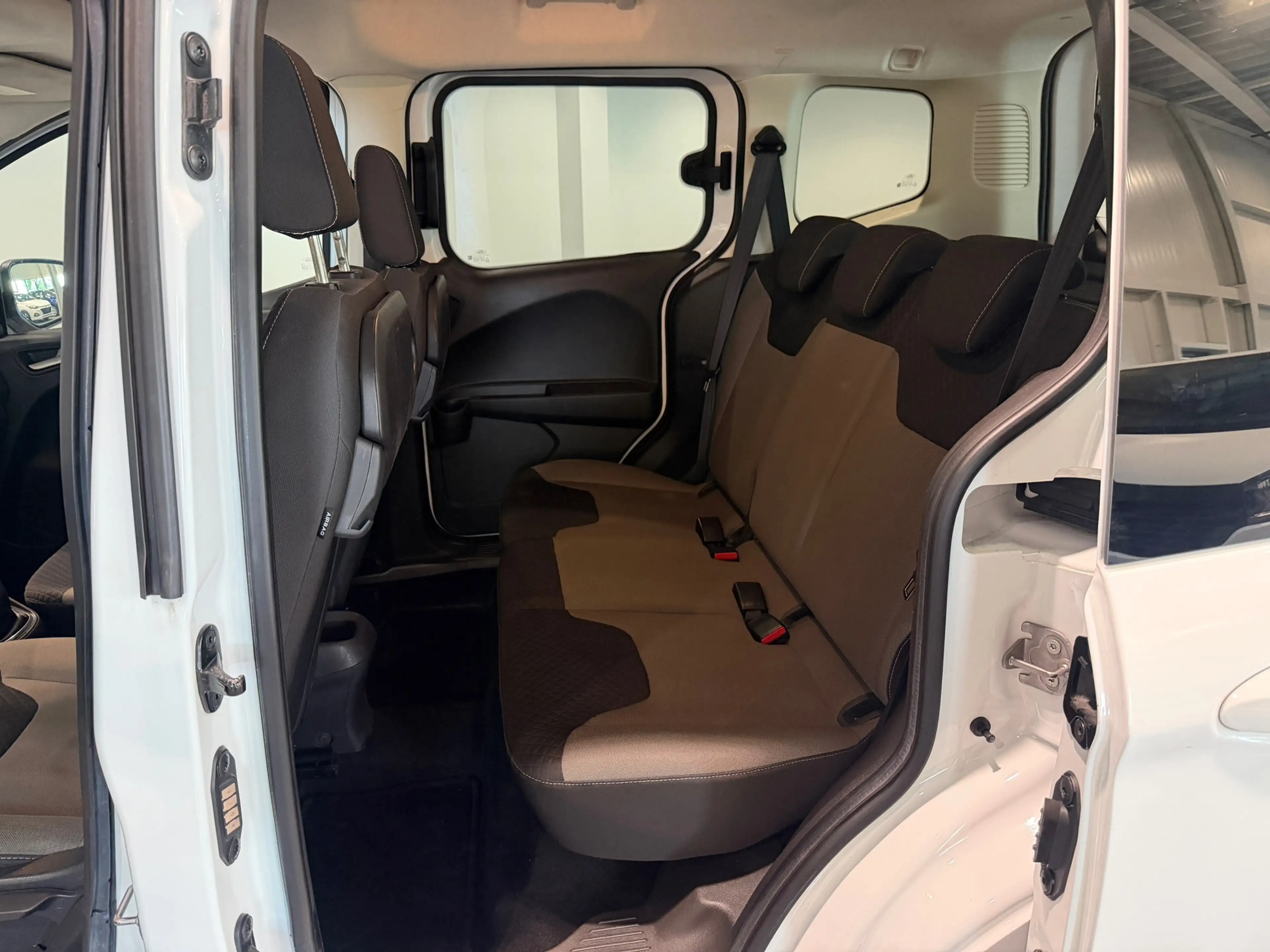 Ford Tourneo Courier 1.0 Titanium Clima|Stoelverw.|Voorruitverw.|Blueto — photo 4