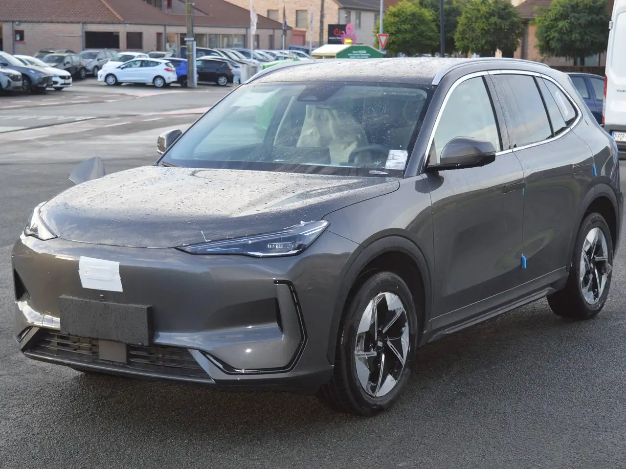 Geely E5