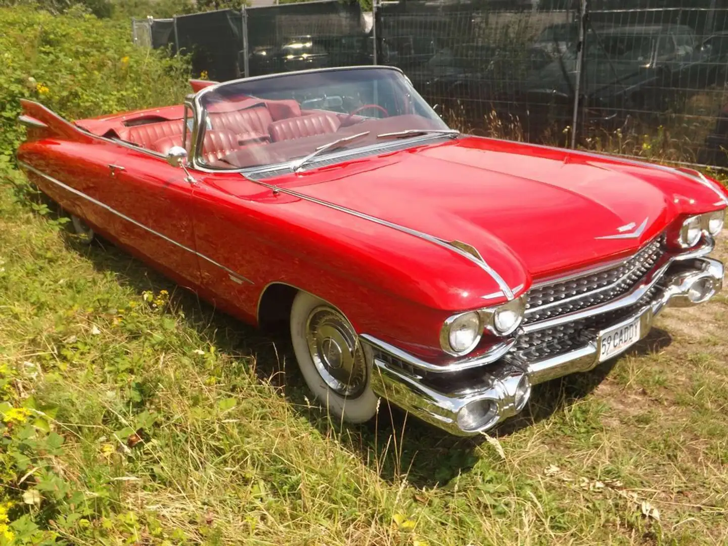 Cadillac Eldorado Serie 62 Convertible Rouge - 2