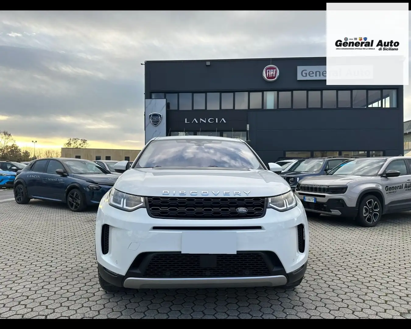 Land Rover Discovery Sport I 2.0d ed4 R-Dynamic fwd 150cv Bianco - 2
