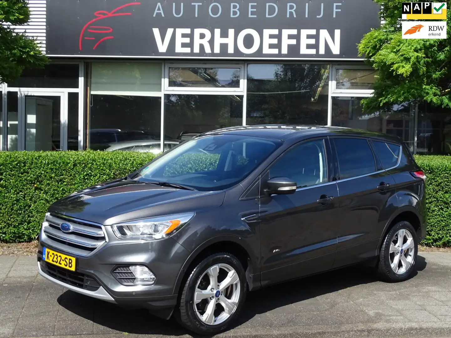 Ford Kuga 1.5 EcoBoost ST Line AWD- AUTOMAAT - PARKEERCAMERA Grijs - 1