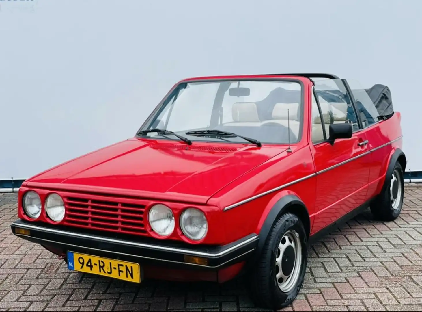 Volkswagen Golf Cabriolet 1.5 GLs Rood - 2