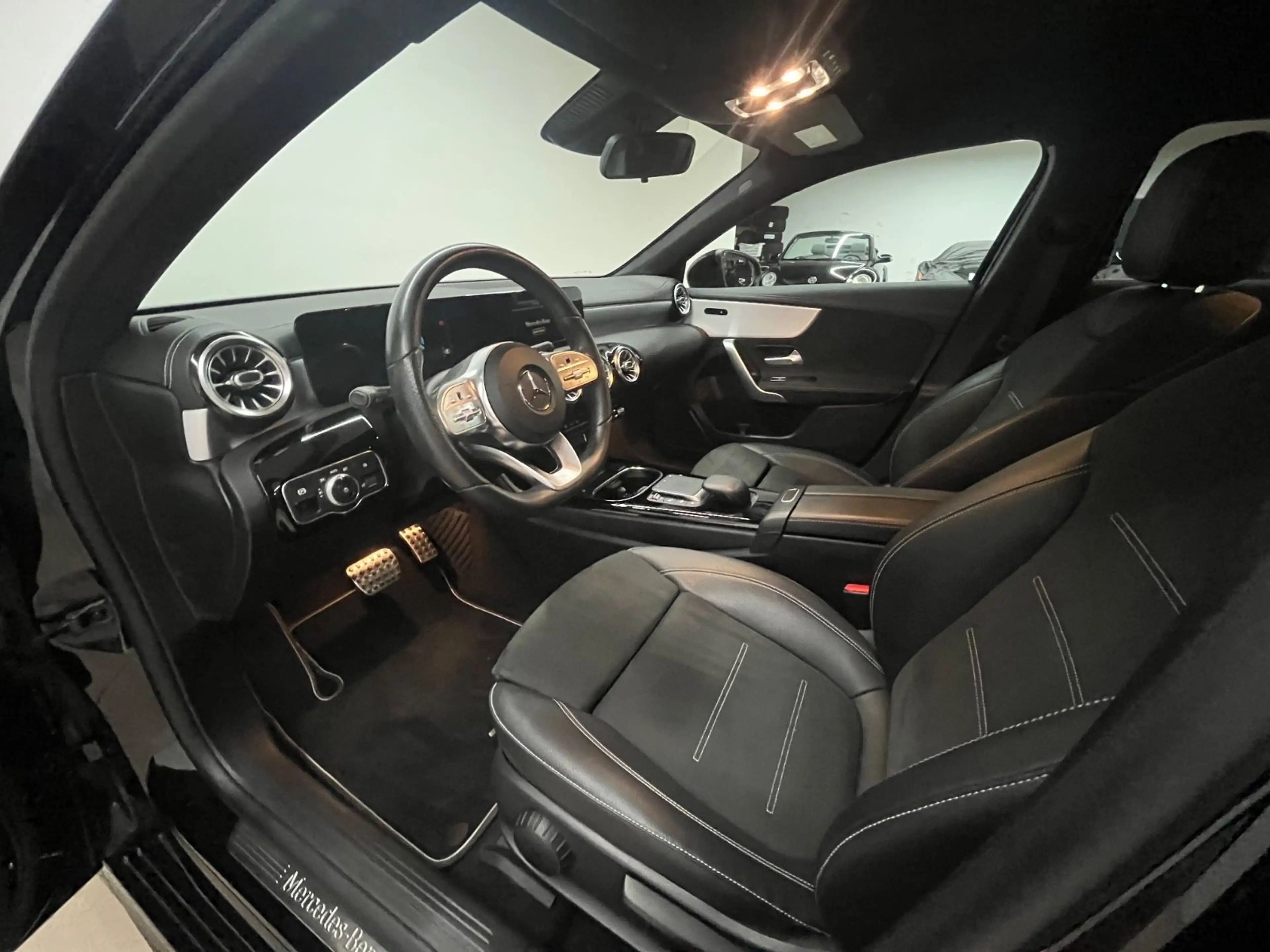 Mercedes-Benz A 250 Limousine e AMG Line Edition LED PDC Verkeh — photo 11