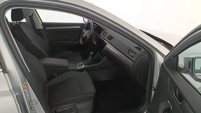 Skoda Superb view 10