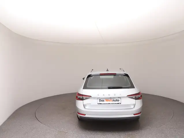 Skoda Superb view 6