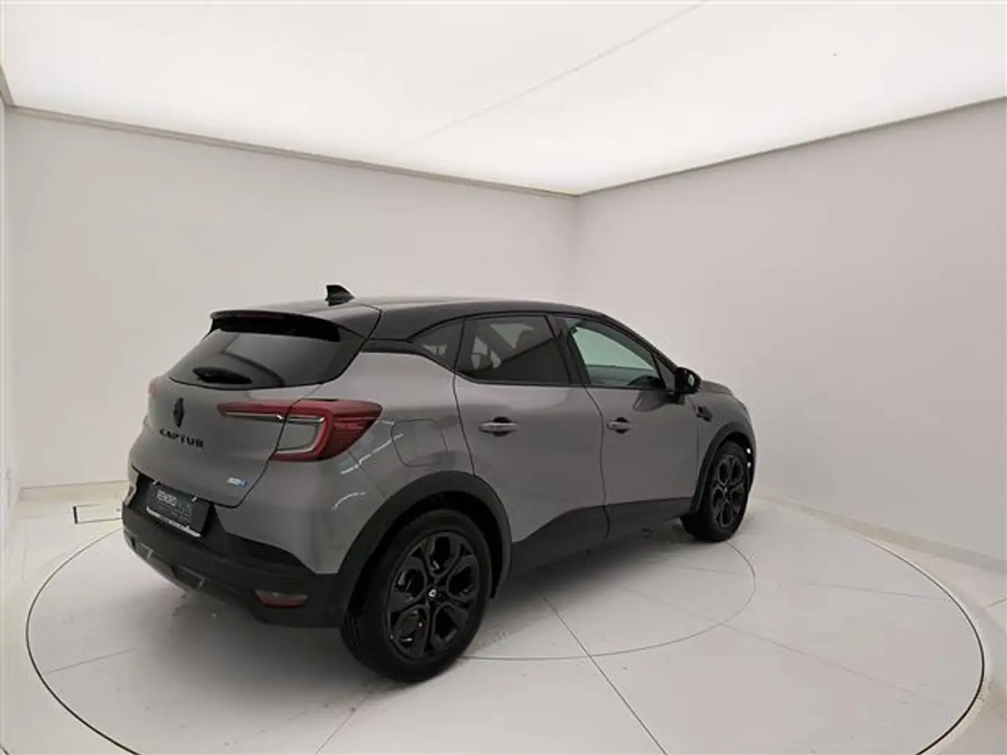 Renault Captur 1.6 E-Tech full hybrid E-Tech Engineered 145cv Gris - 2
