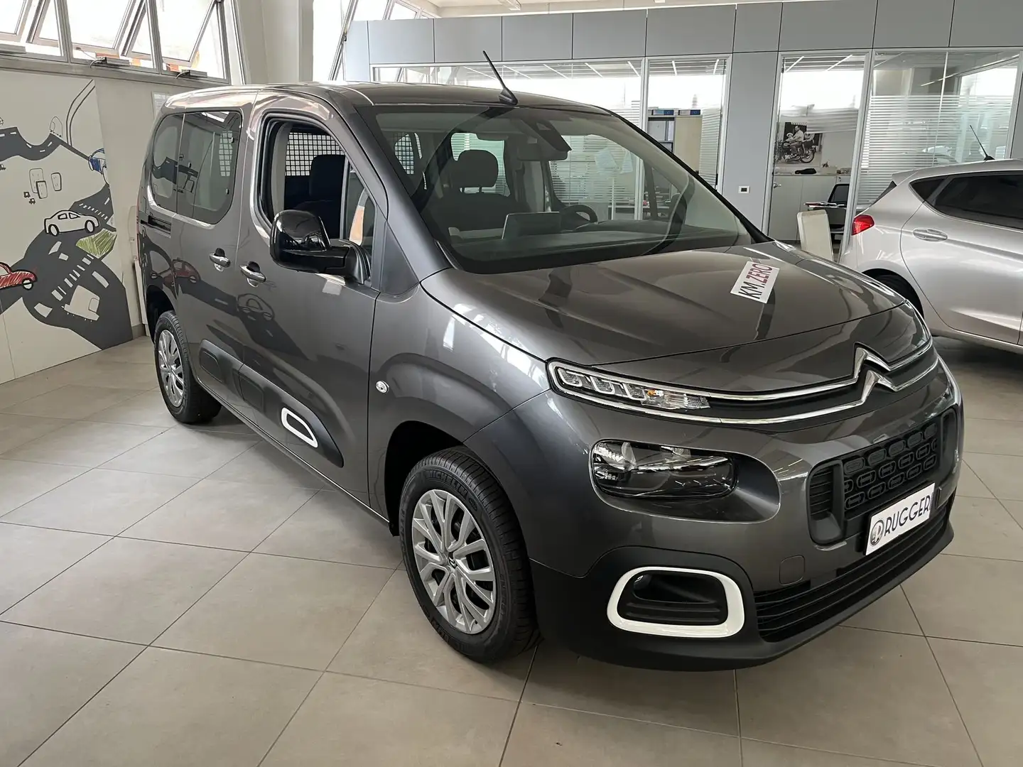 Citroen Berlingo BlueHDi 100 Combi M Feel Grijs - 2