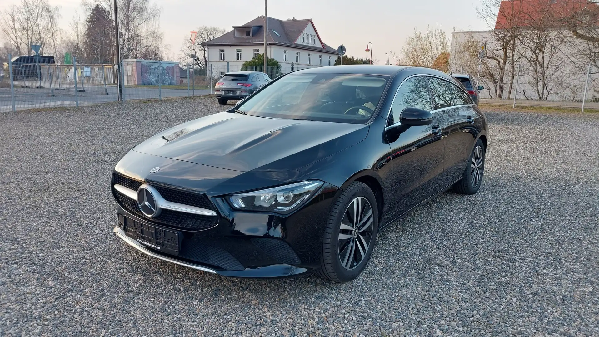 Mercedes-Benz CLA 180 d Shooting Brake Progressive Navi Leder Klima Noir - 1