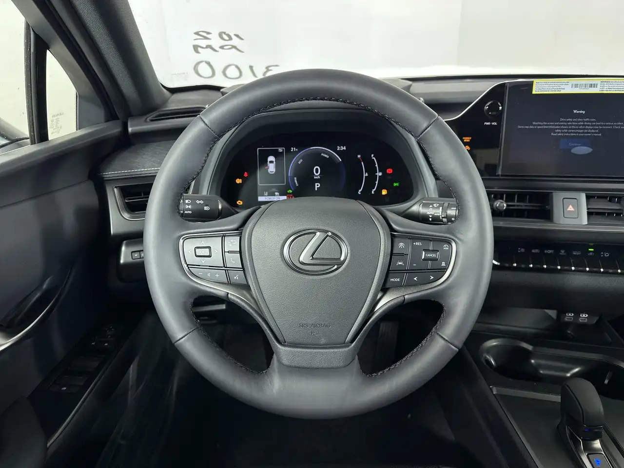 Lexus UX 300h снимка Lexus UX 300h